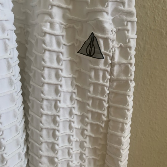 BrunaBody White Honeycomb “tik tok leggings” scrunch butt activewear bodysuit - Picture 8 of 10